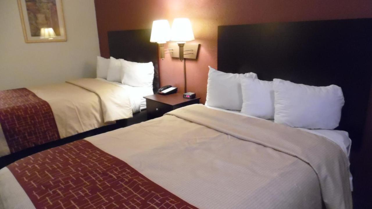Red Roof Inn & Suites Oklahoma City Southwest Экстерьер фото