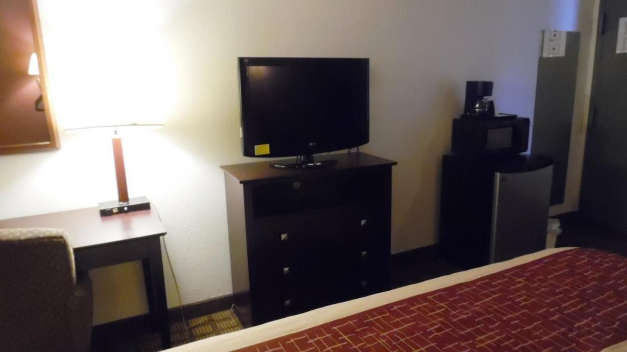 Red Roof Inn & Suites Oklahoma City Southwest Экстерьер фото