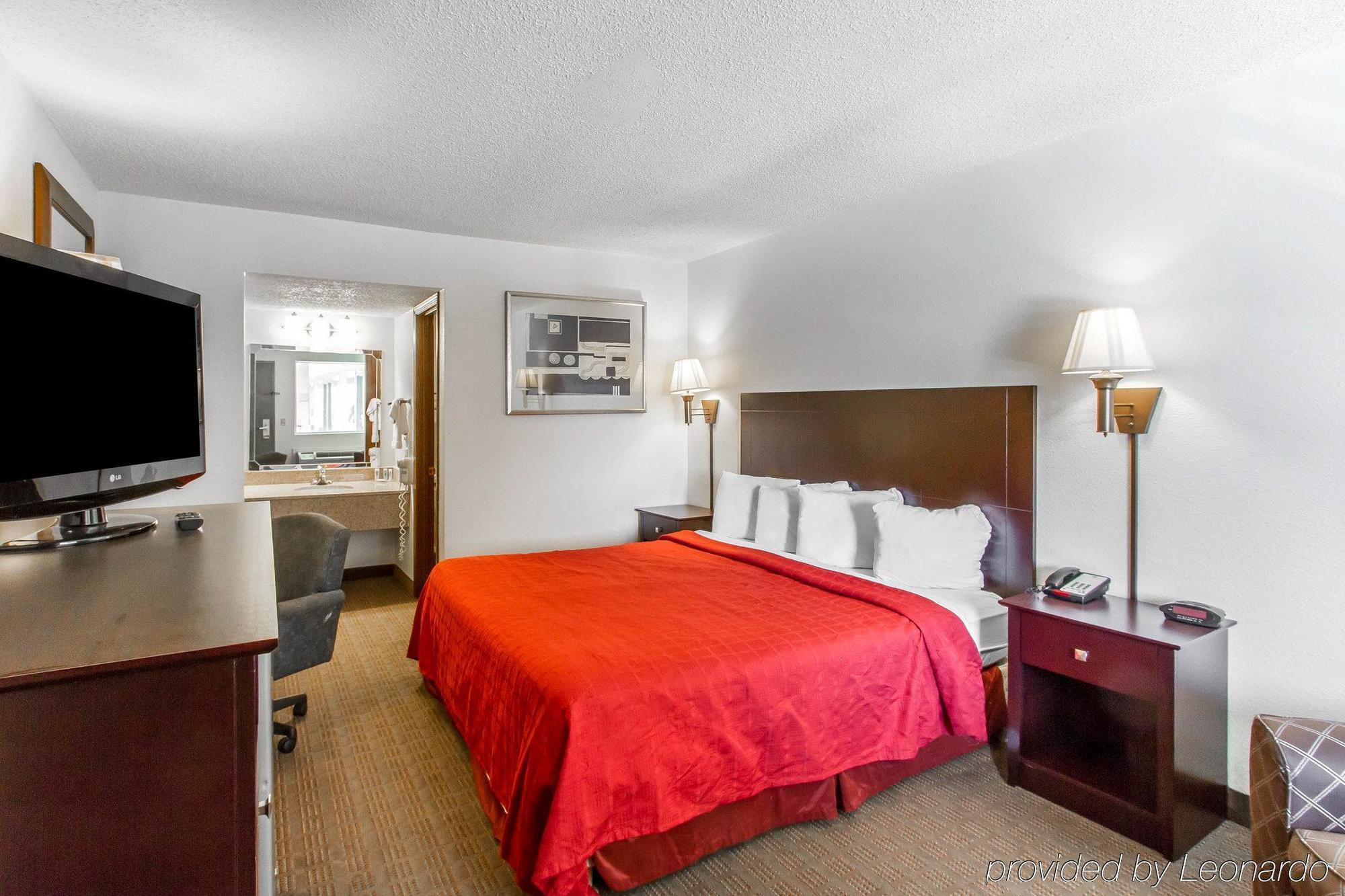 Red Roof Inn & Suites Oklahoma City Southwest Экстерьер фото