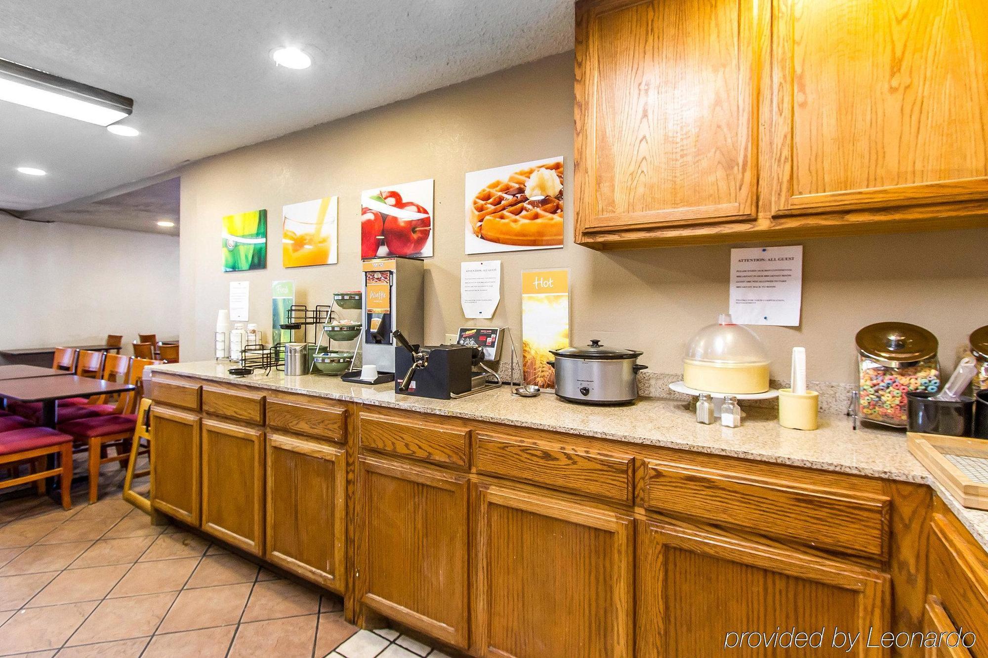 Red Roof Inn & Suites Oklahoma City Southwest Экстерьер фото