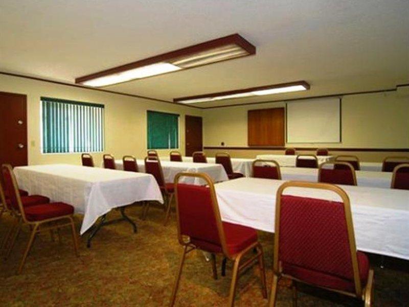 Red Roof Inn & Suites Oklahoma City Southwest Бизнес фото